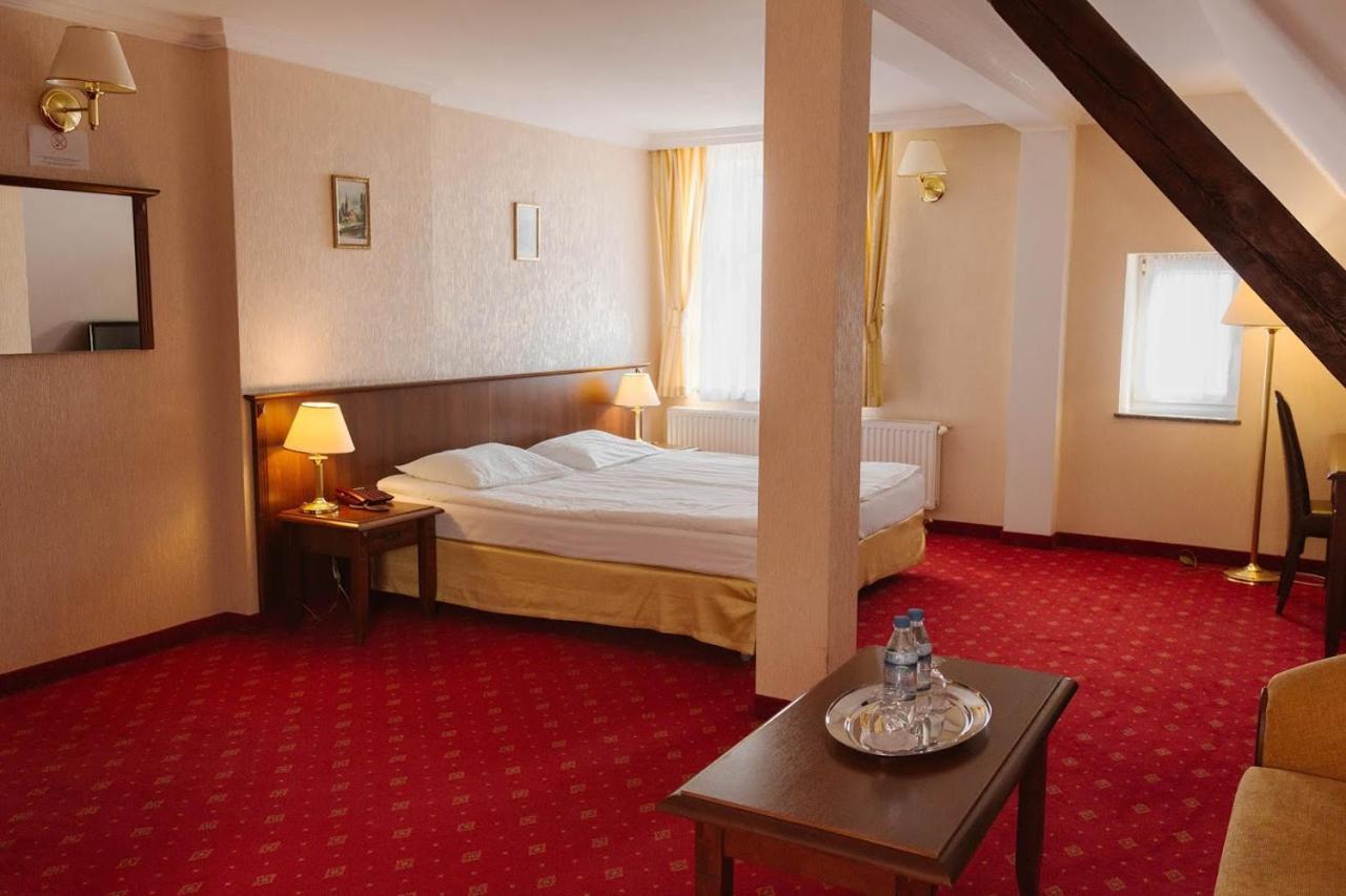Hotel Jakub Sobieski Oława Exterior foto