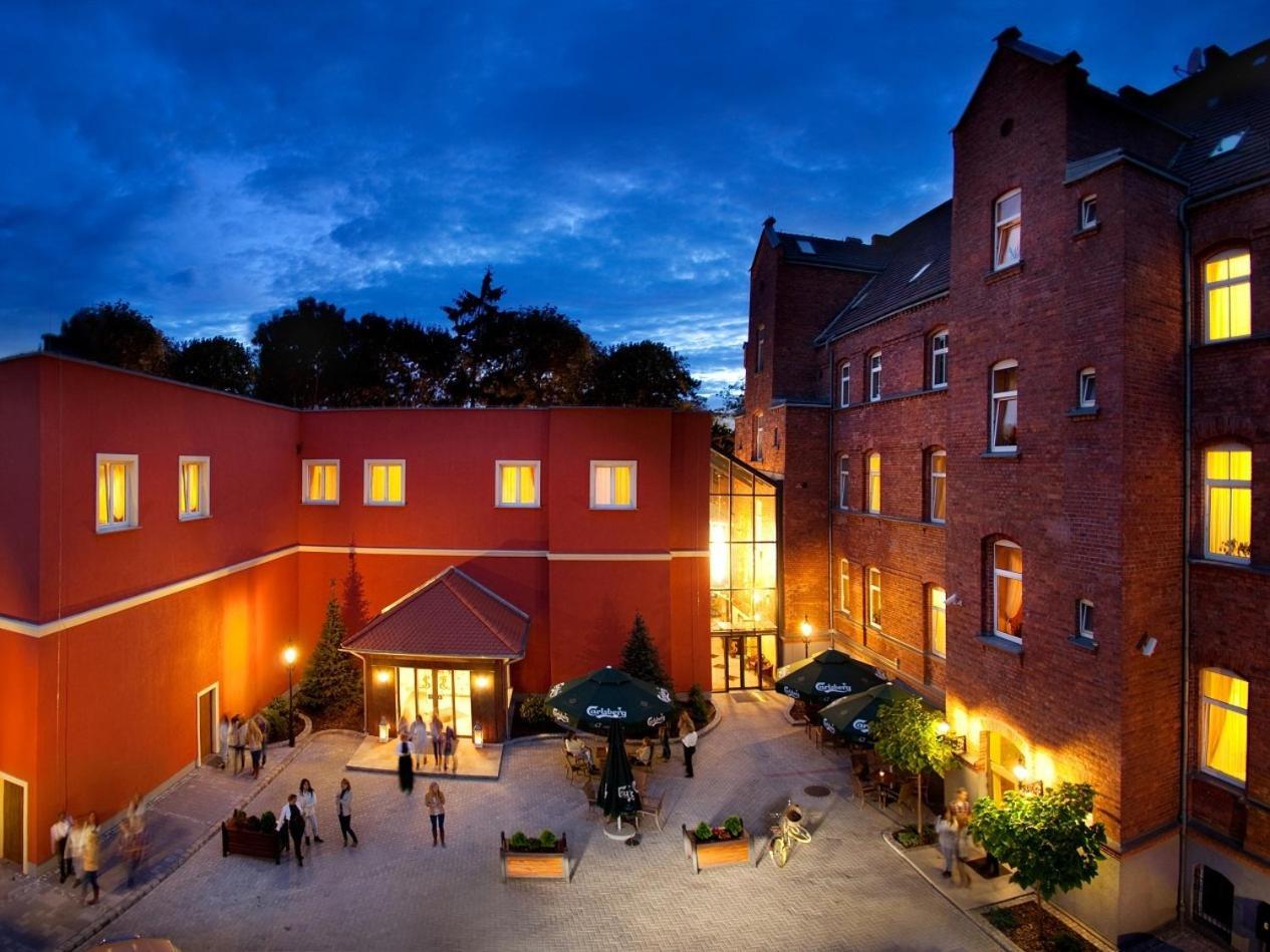 Hotel Jakub Sobieski Oława Exterior foto