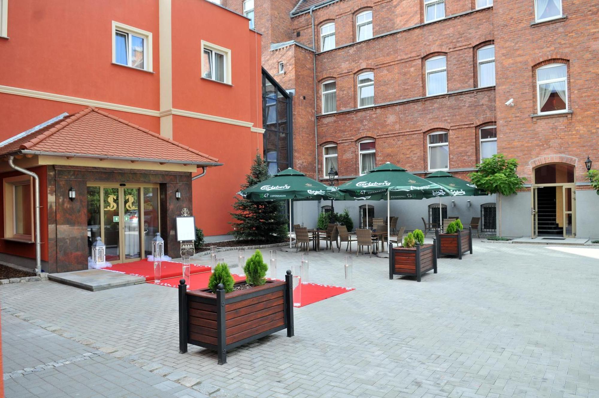 Hotel Jakub Sobieski Oława Exterior foto